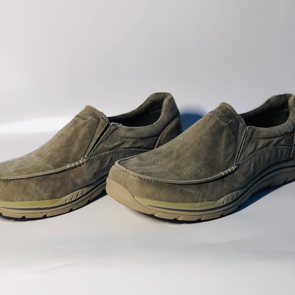 Shoes - Picture 3 of 5